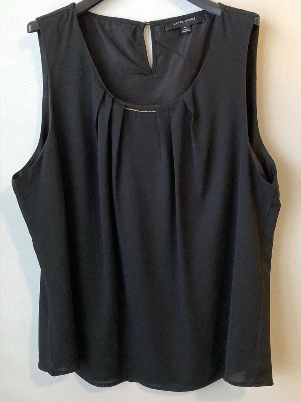 Larry Levine Womens Tank Top Black Gold Beading Key Hole Neck Pleated Size L